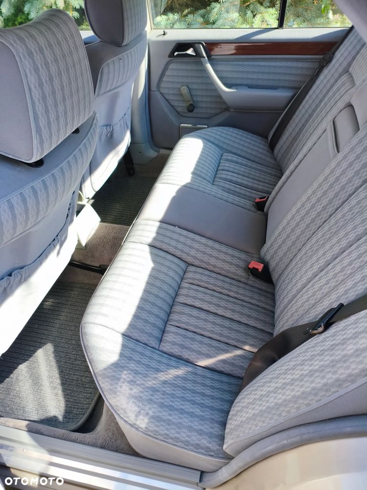 Mercedes-Benz W124 (1984-1993) ver-standard - 11