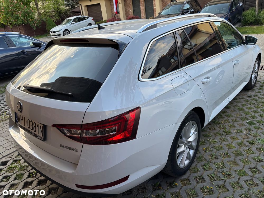 Skoda Superb 2.0 TDI Ambition DSG7 - 4