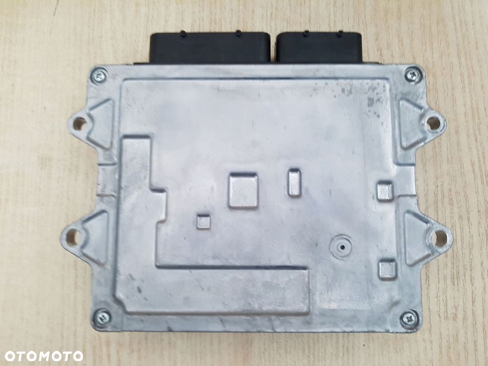 mazda cx-30 cx30 moduł ecu sterownik komputer silnika hf01-18-881a hf01 - 2