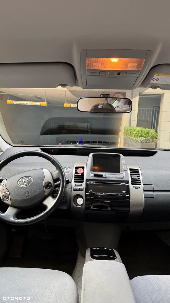 Toyota Prius 1.5 VVT-i Prestige - 8