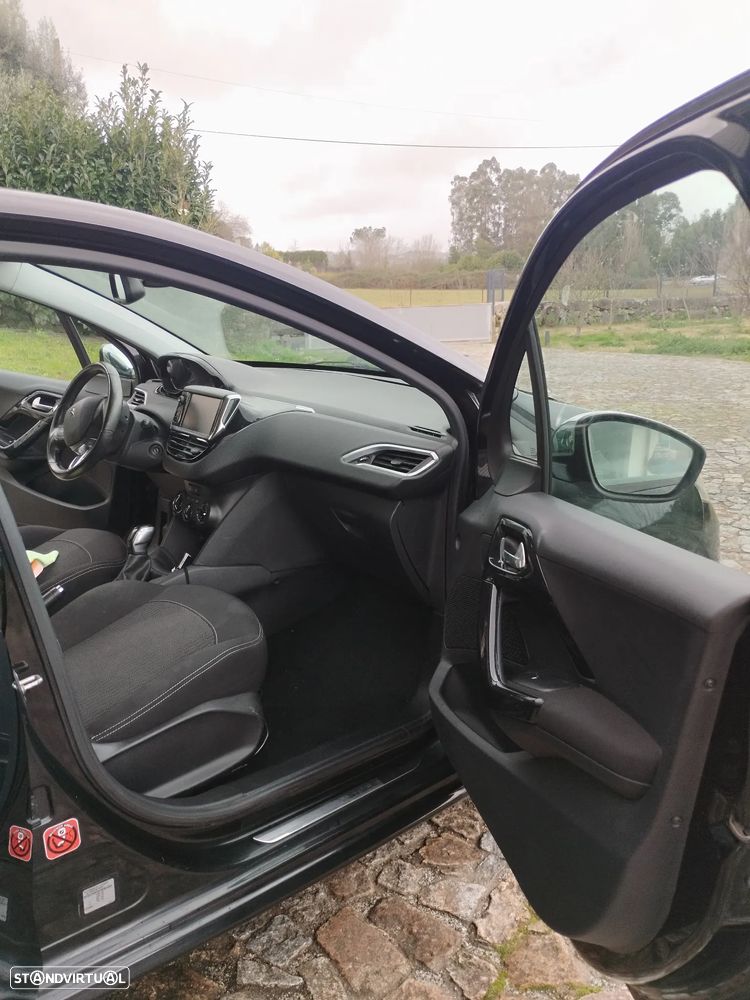 Peugeot 208 1.2 PureTech Style - 5