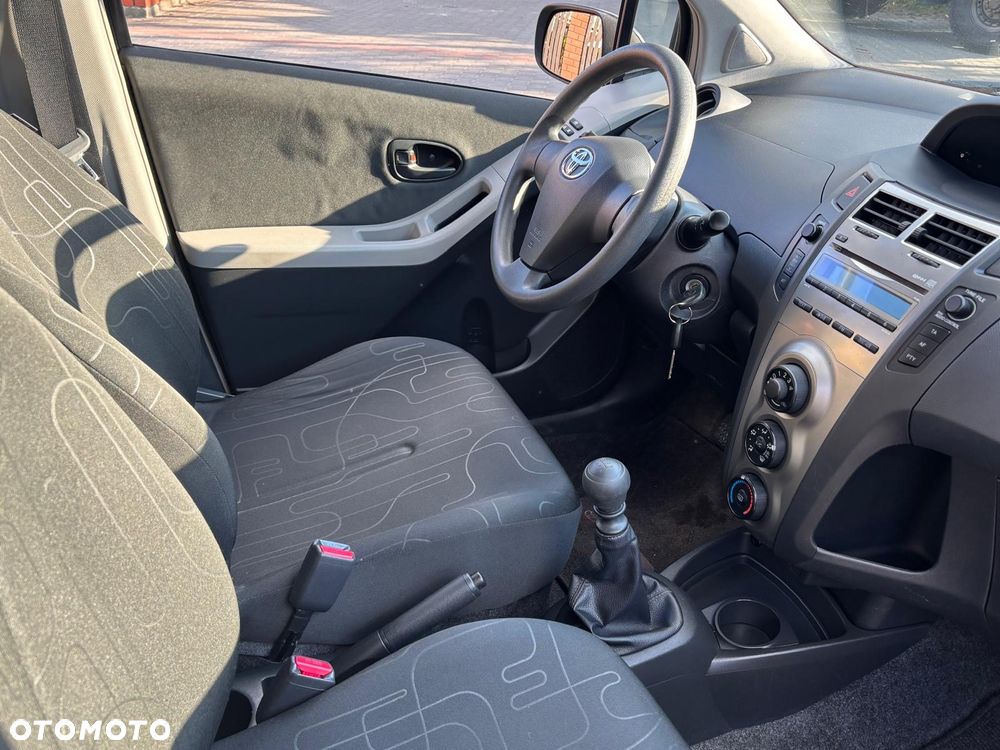 Toyota Yaris 1.33 Sol - 16