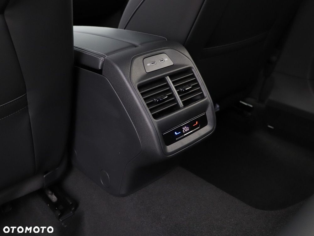 Volkswagen Passat - 25