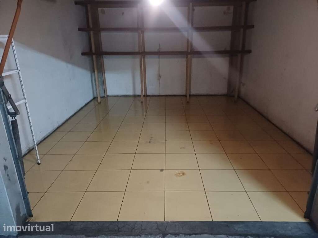 Garagem - Lago - Grande imagem: 4/4
