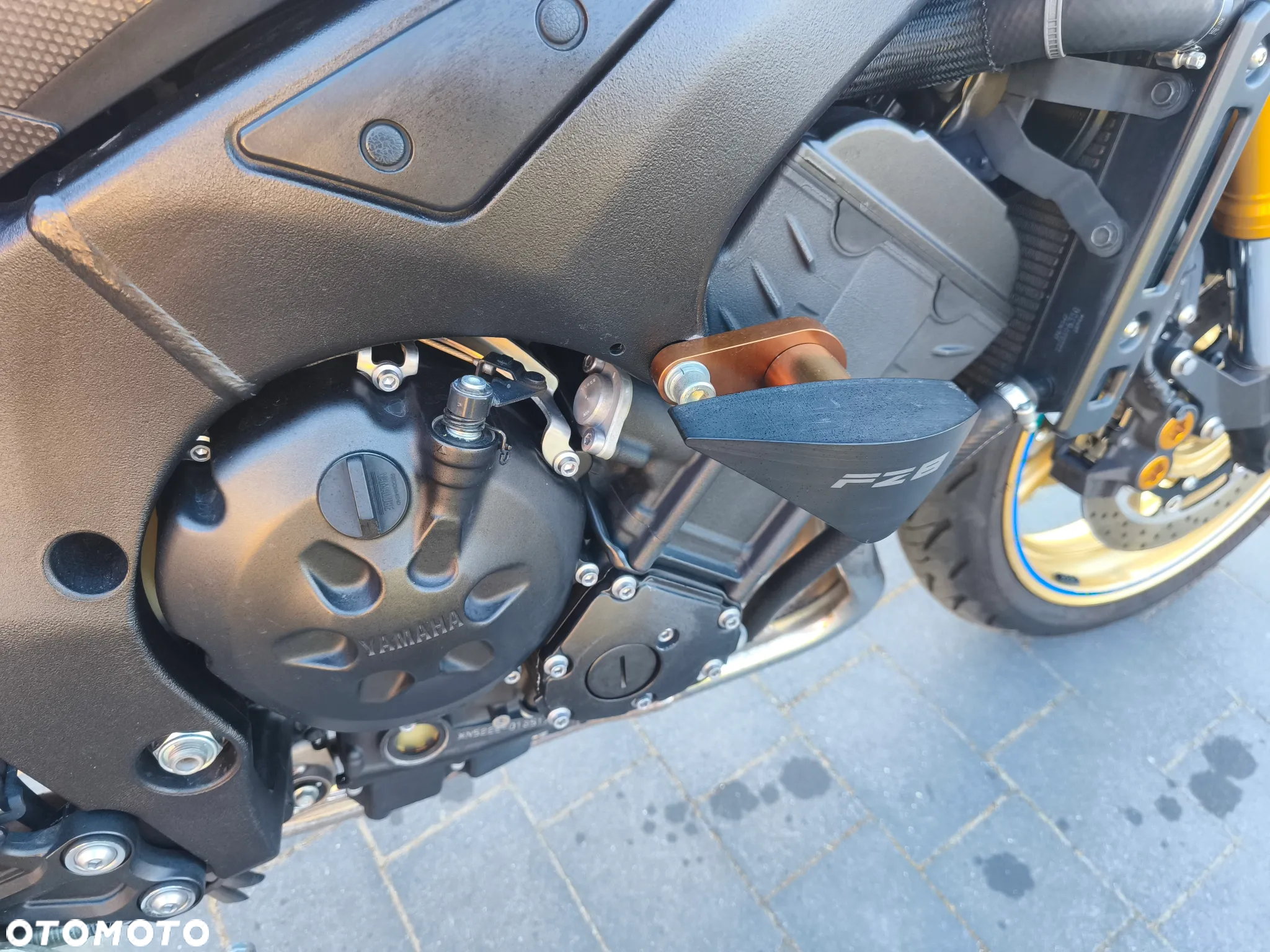 Yamaha FZ8 - 14