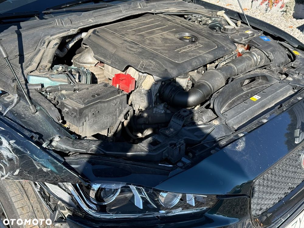 Jaguar XE 20d AWD Pure - 6