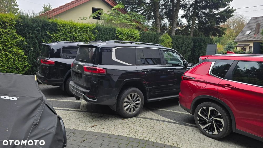 Toyota Land Cruiser - 29