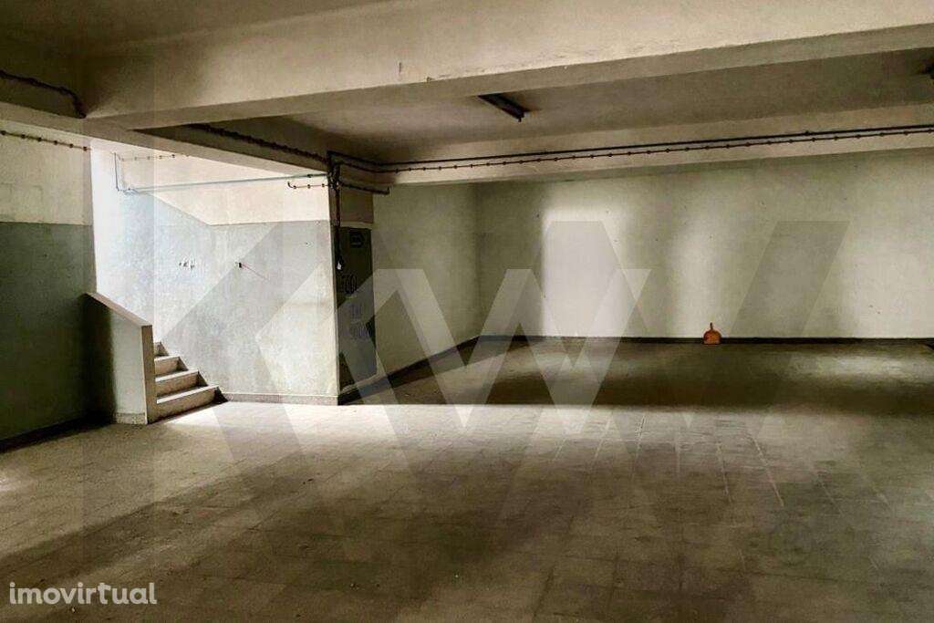 Loja com três pisos para desenvolvimento de projeto em São Vicente - Grande imagem: 5/24