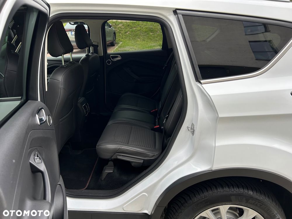Ford Kuga 1.5 EcoBoost 2x4 Titanium - 22