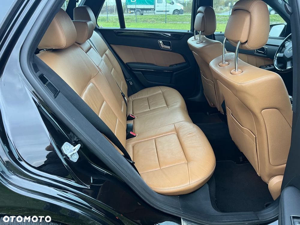 Mercedes-Benz Klasa E 220 T CDI DPF BlueEFFICIENCY Automatik Avantgarde - 17