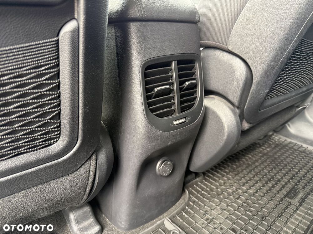 Kia Carens 1.6 GDI M - 28