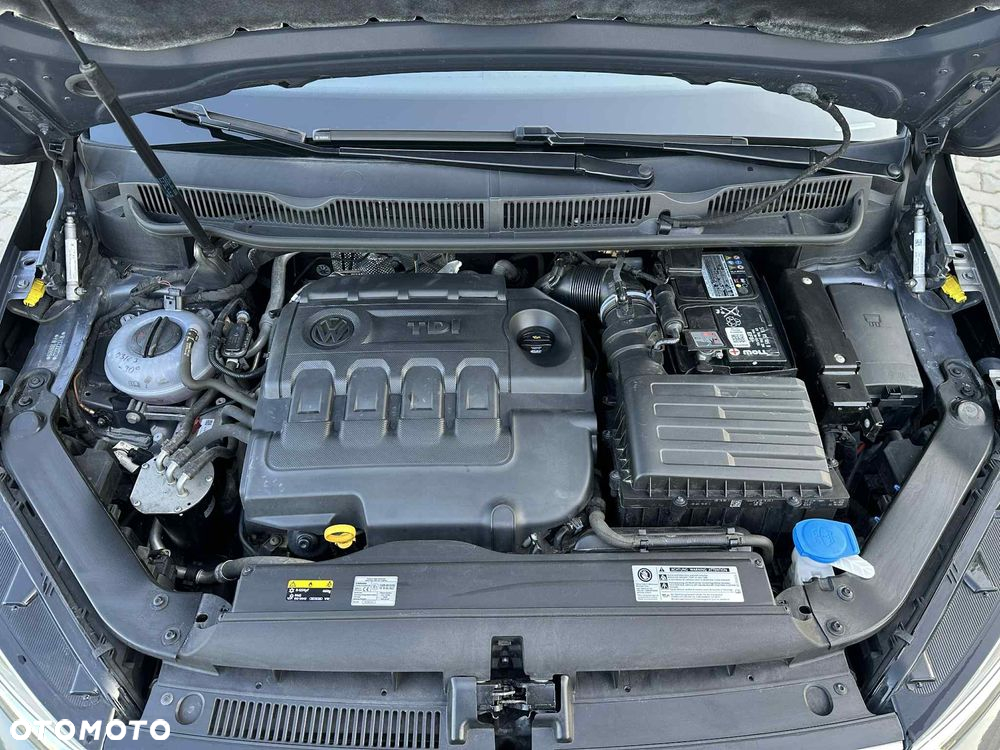 Volkswagen Touran 2.0 TDI SCR (BlueMotion Technology) SOUND - 14