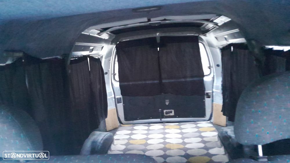 Hyundai H-1 Starex - 10