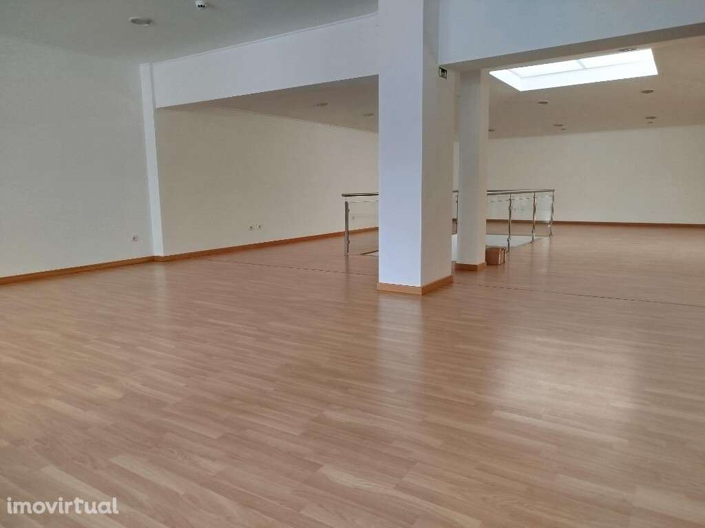 Loja para arrendar em São Domingos de Rana - Cascais - Grande imagem: 2/12