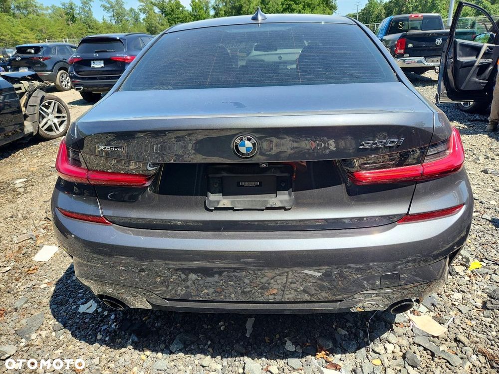 BMW Seria 3 330i xDrive M Sport - 6