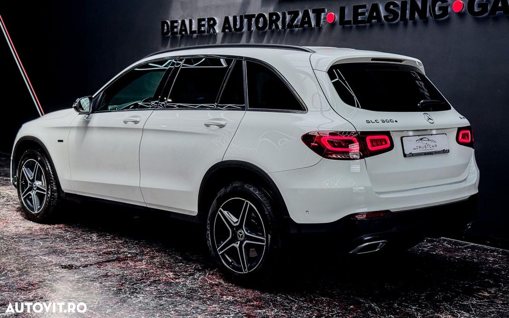Mercedes-Benz GLC ver-350-e-4matic - 11