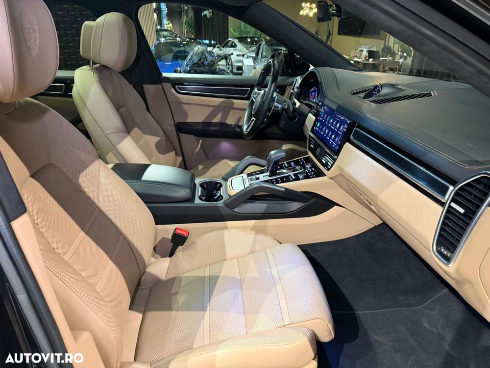 Porsche Cayenne Coupe GTS Tiptronic S - 31