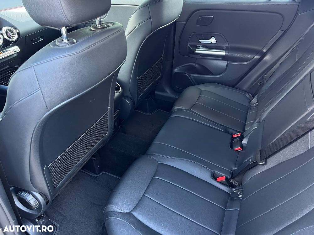 Mercedes-Benz GLA 250 e 8G-DCT - 11