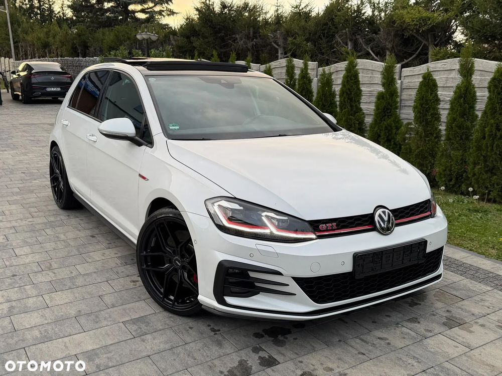Volkswagen Golf GTI (BlueMotion Technology) DSG Performance - 1