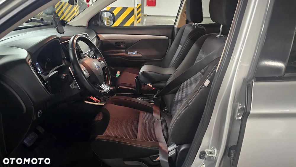 Mitsubishi Outlander 2.4 4WD CVT Intense - 8