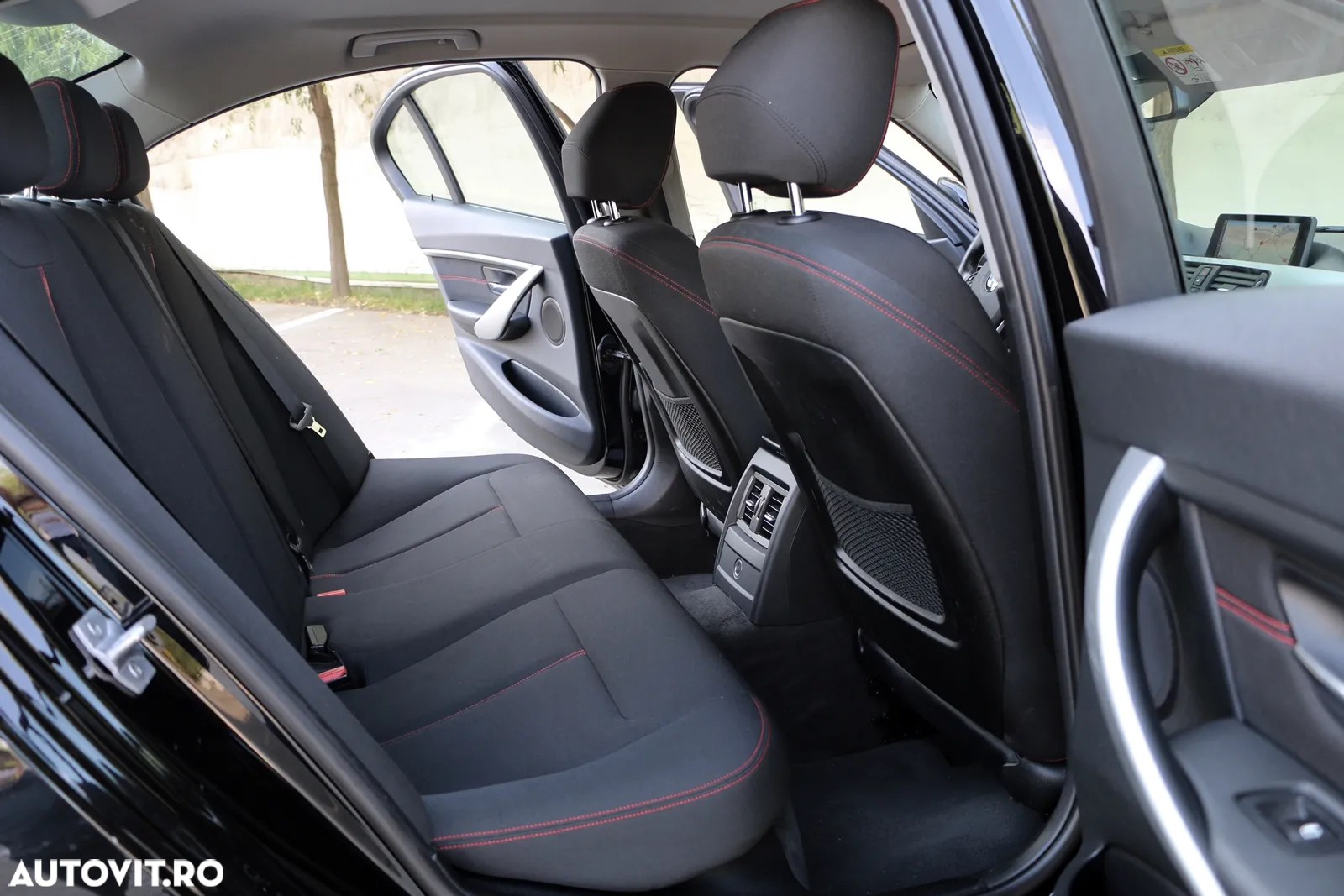 BMW Seria 3 320d Aut. - 15