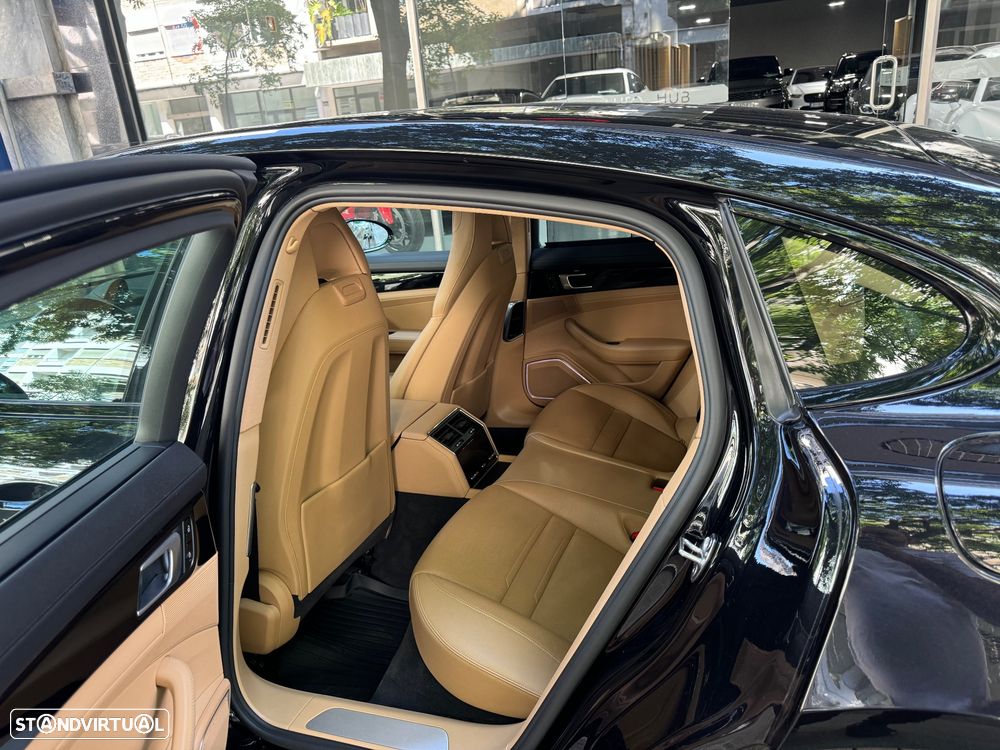 Porsche Panamera 4 E-Hybrid - 18