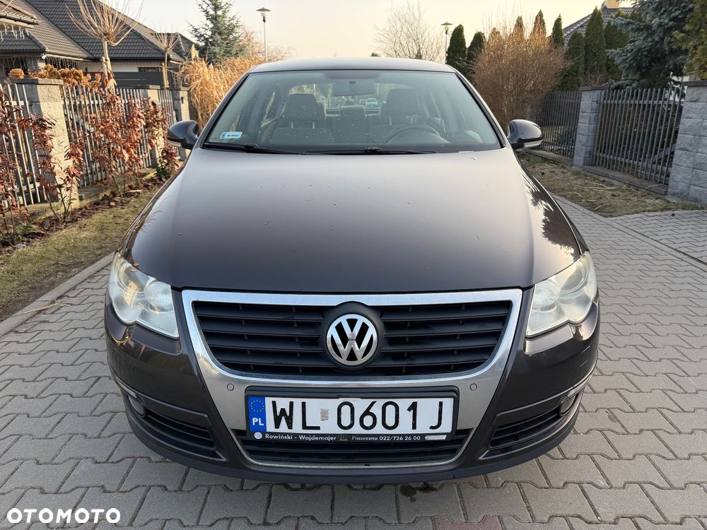 Volkswagen Passat 2.0 TDI Comfortline - 8