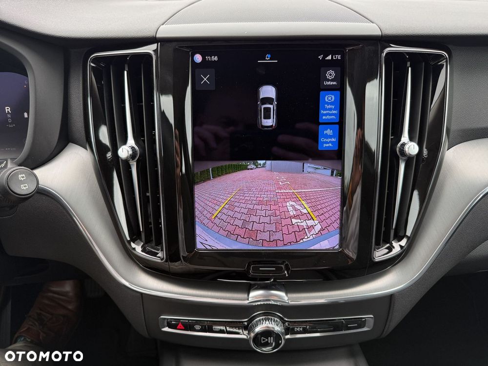 Volvo XC 60 B4 D AWD Core - 28