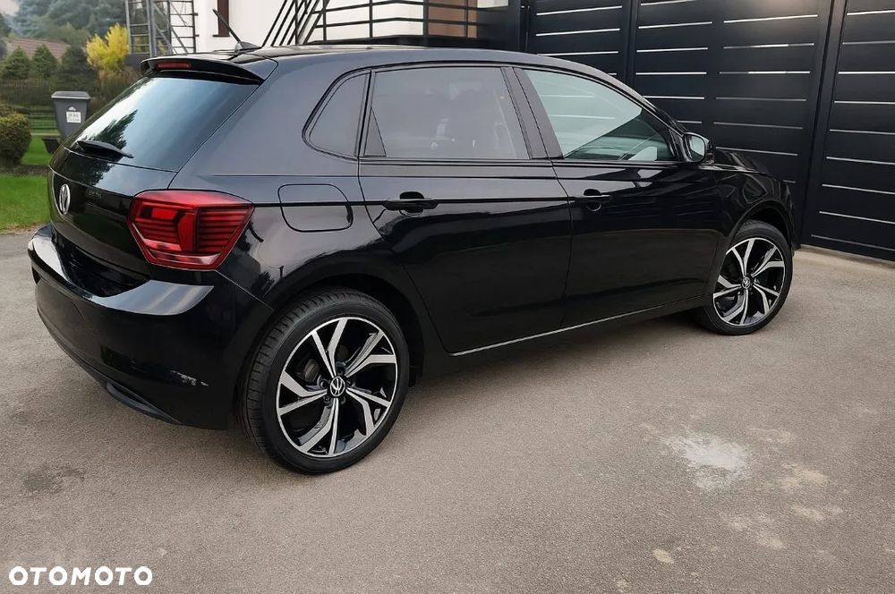 Volkswagen Polo - 1