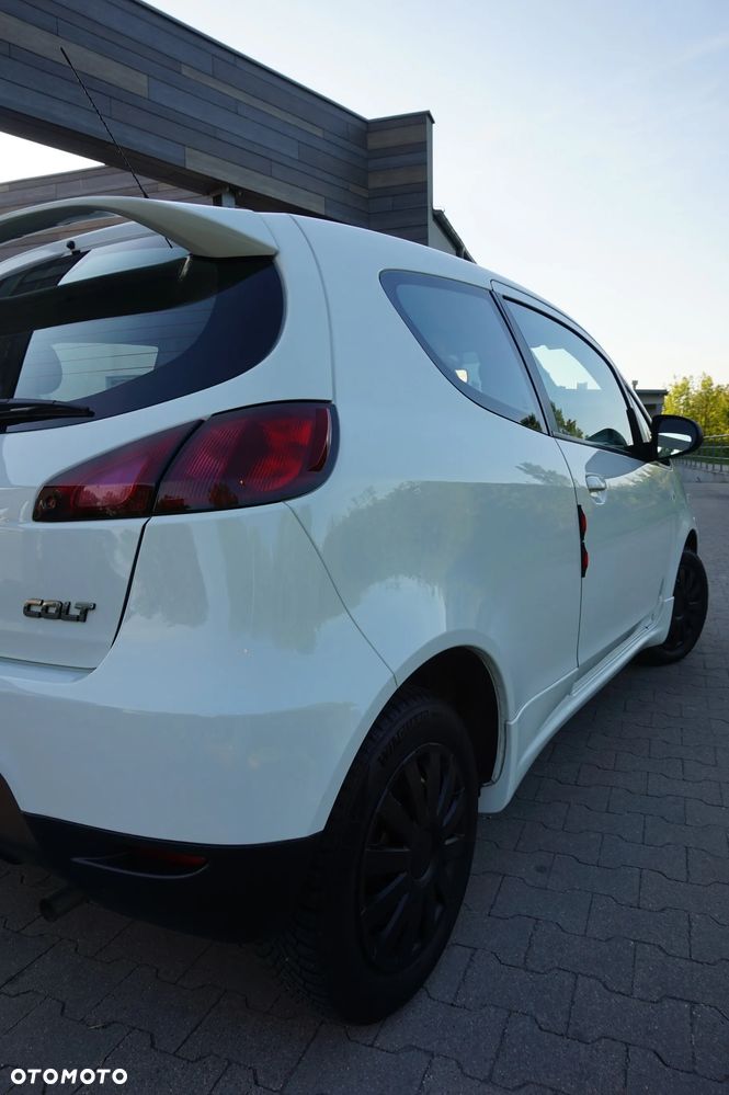 Mitsubishi Colt - 16