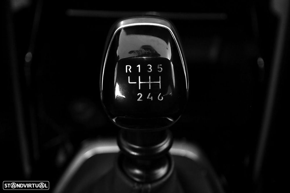 Peugeot 2008 1.2 PureTech Allure - 14