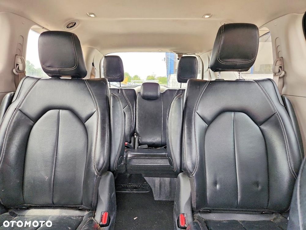 Chrysler Pacifica - 9