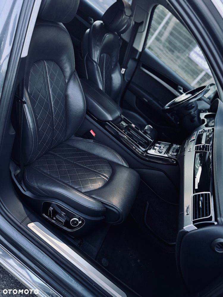 Audi A8 4.2 TDI DPF (clean diesel) quattro tiptronic - 12