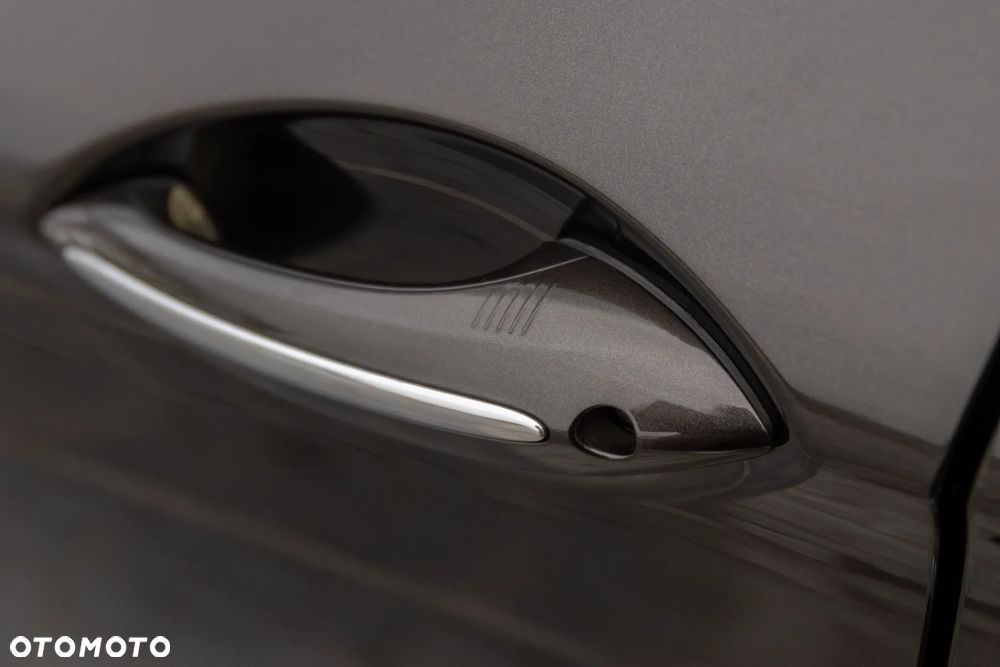 BMW Seria 5 525d - 15