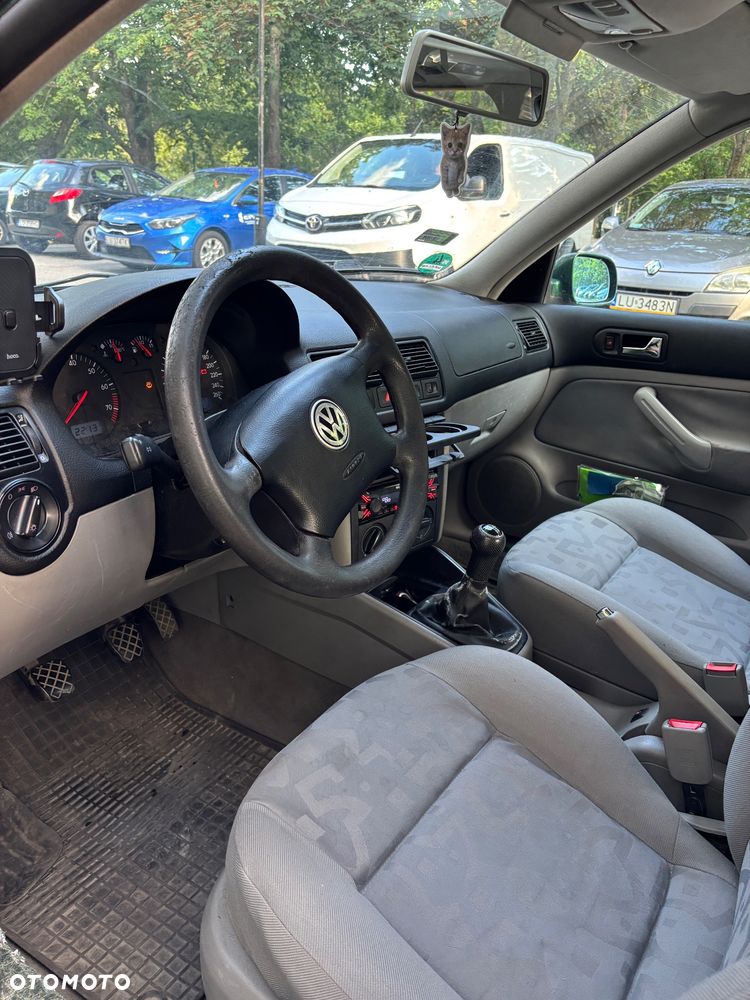 Volkswagen Golf 1.6 Comfortline - 12