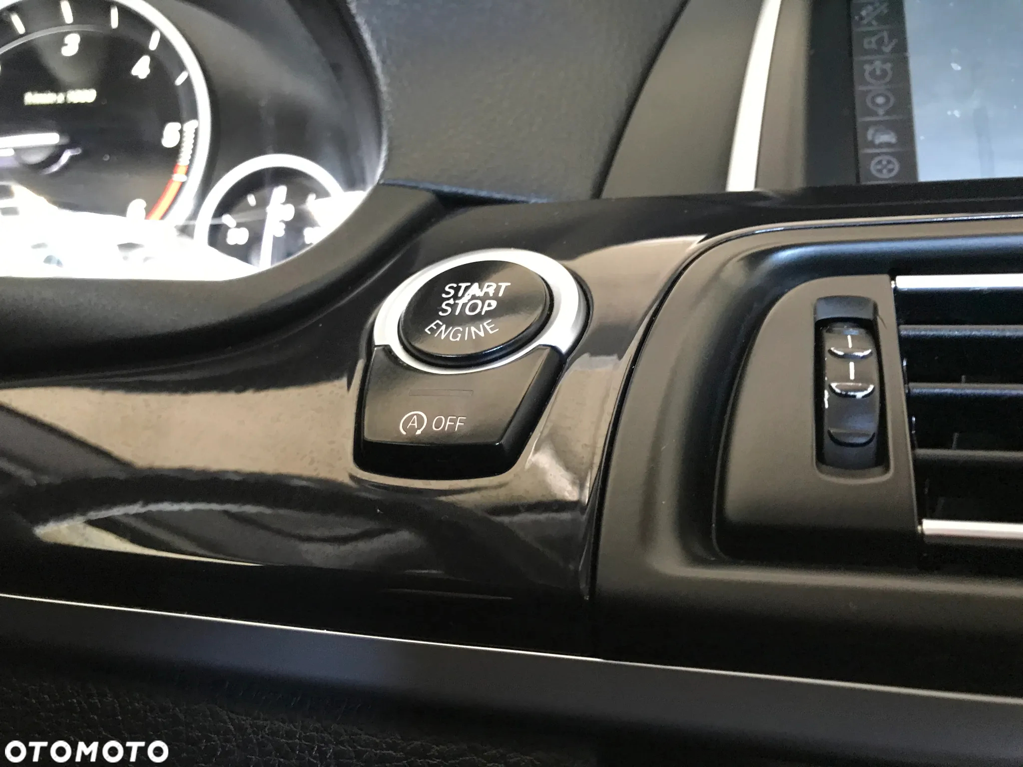 BMW Seria 5 520d - 32