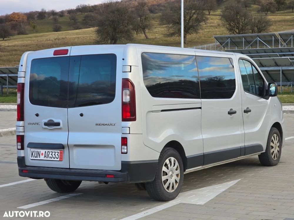 Renault Trafic 2.0 Blue dCi 120 Combi L1H1 8+1 locuri Authentique - 3