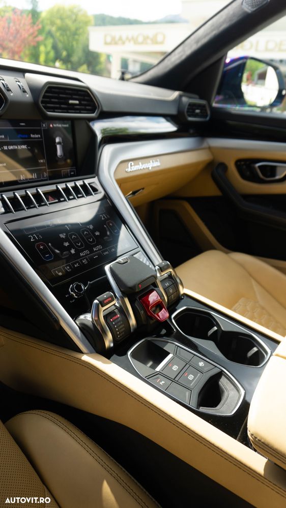 Lamborghini URUS - 15