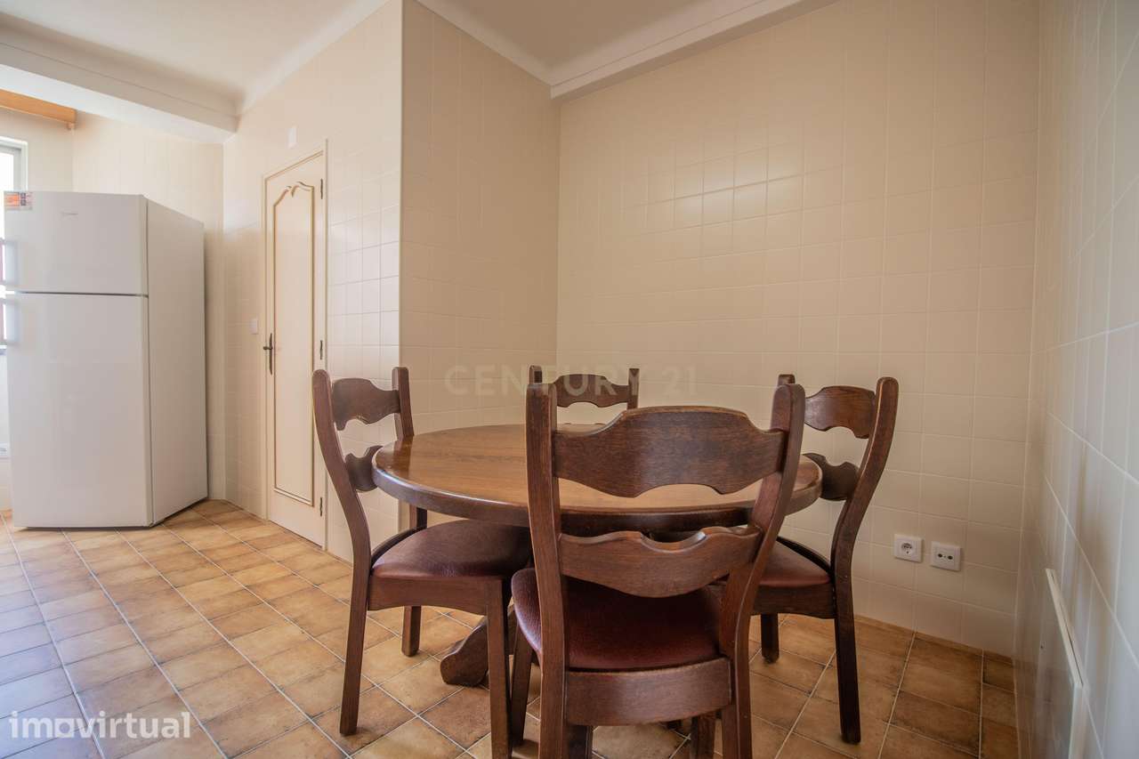 Apartamento T3 Renovado para Arrendamento – Alto do Forno, Buarcos | F - Grande imagem: 4/30