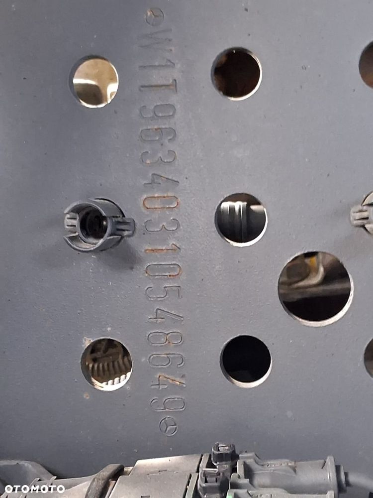 Mercedes-Benz 1845, Standard - 13