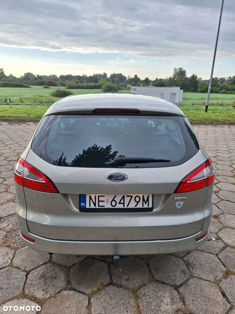 Ford Mondeo 2.0 Ghia Executive - 32