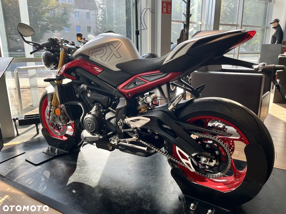 Triumph Street Triple - 7