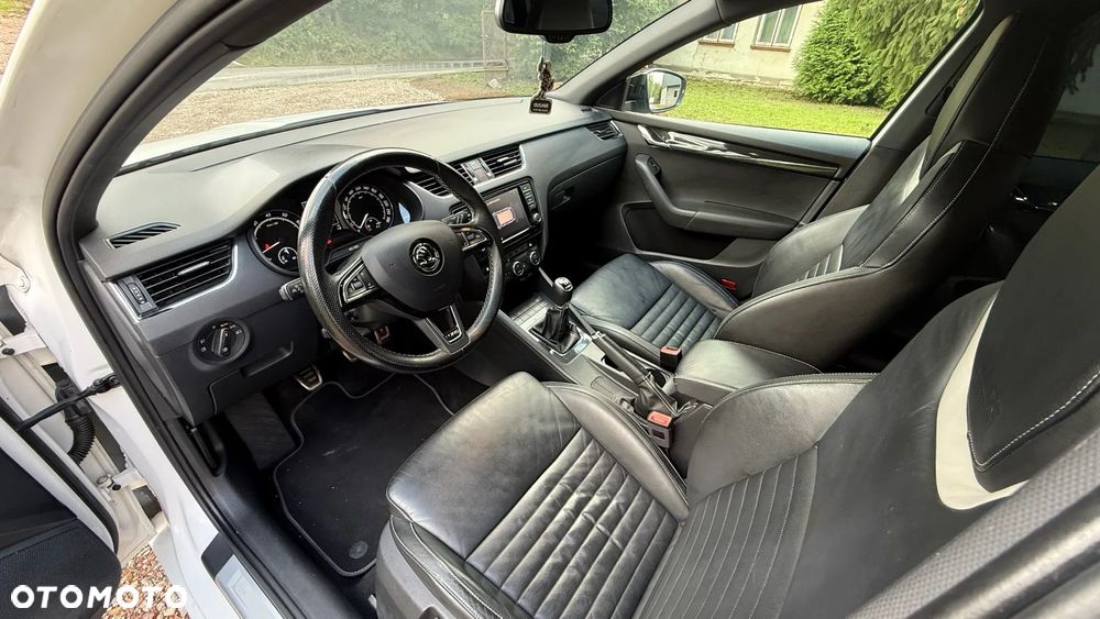 Skoda Octavia 2.0 TSI RS - 16