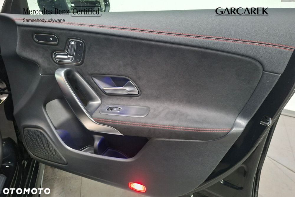 Mercedes-Benz CLA 200 d AMG Line 8G-DCT - 24