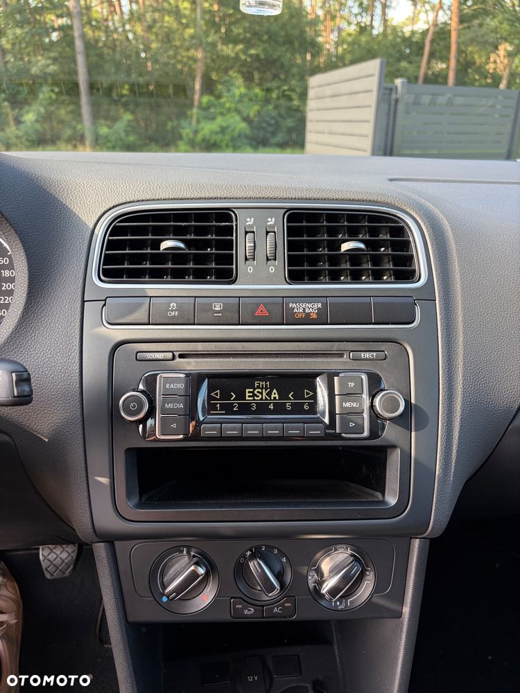 Volkswagen Polo 1.4 16V Comfortline - 13