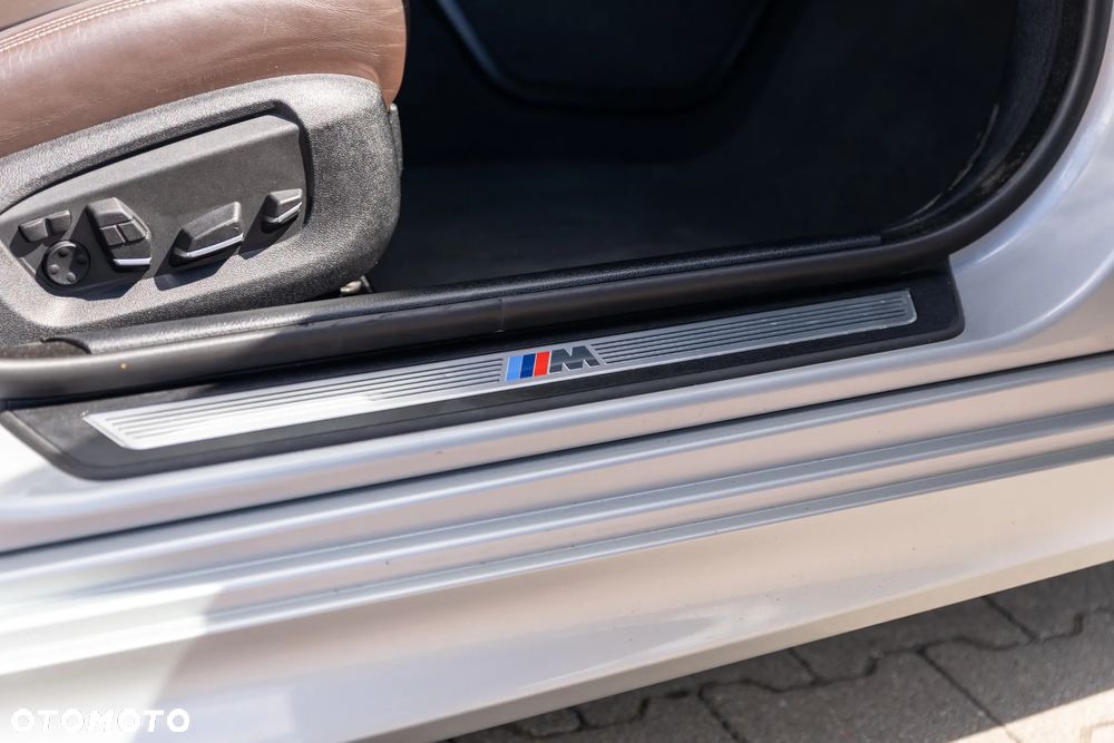 BMW Seria 5 520d xDrive - 11
