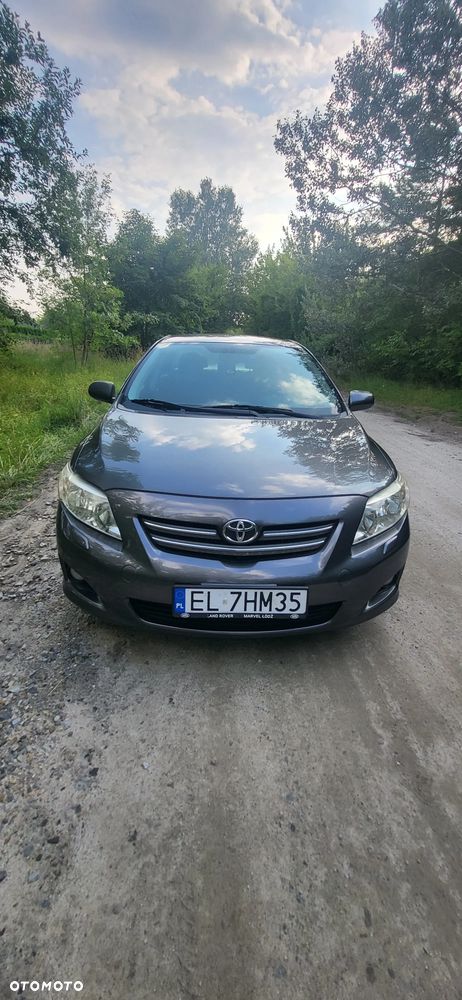 Toyota Corolla - 1