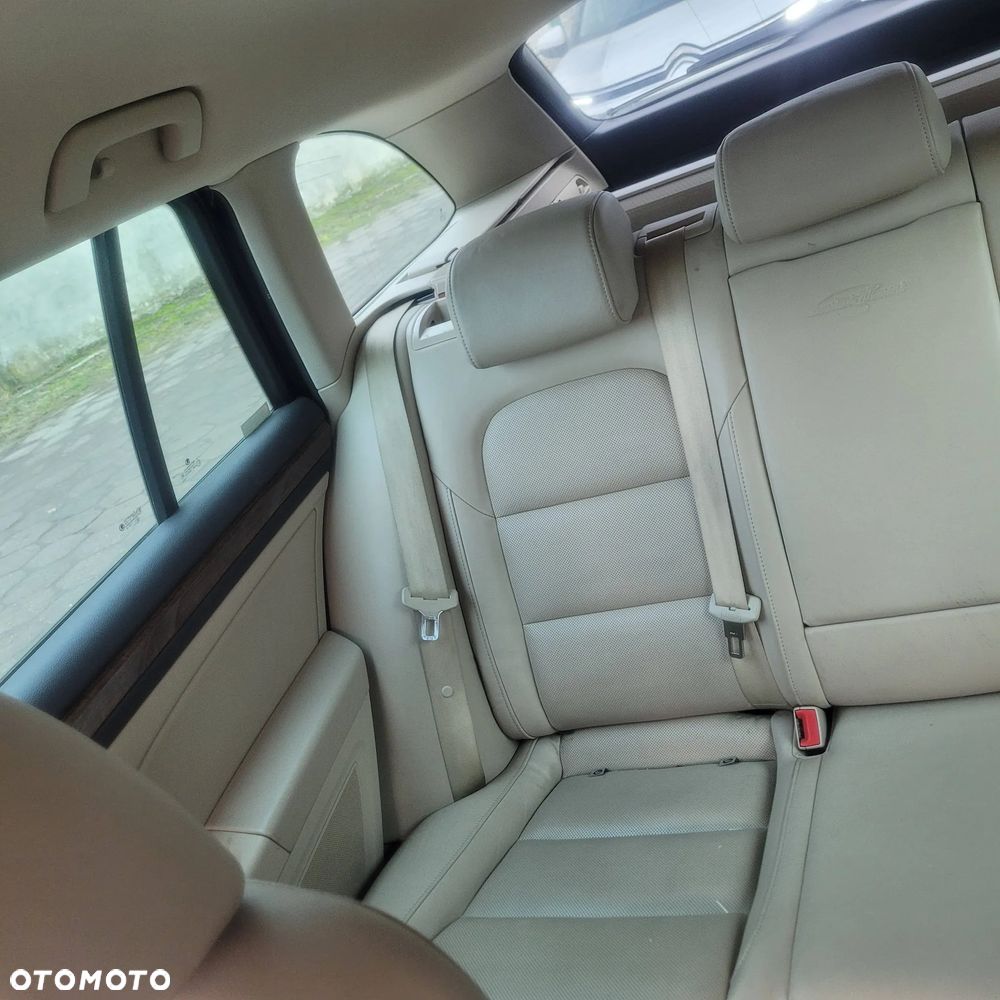 Skoda Superb 2.0 TDI L&K DSG - 16