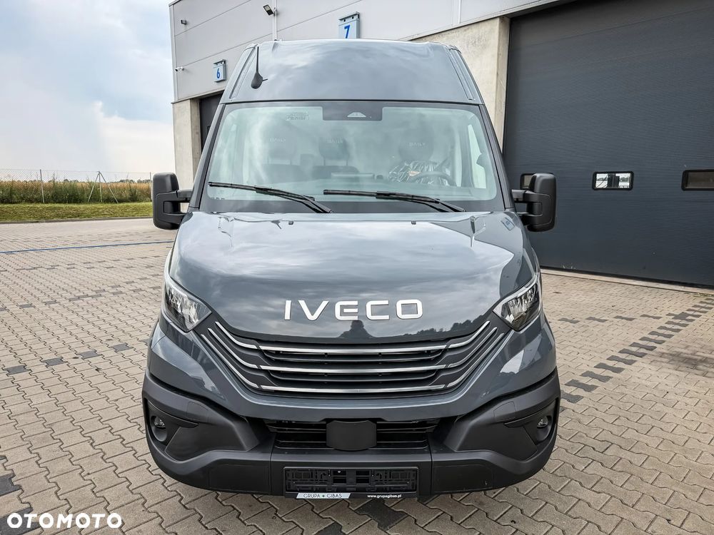 Iveco Daily 35S18HA8 V - Furgon L4H2 silnik 3.0 automat od ręki GSC Gorzów - 11