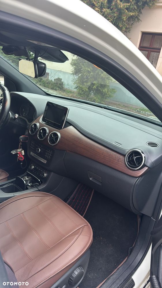 Mercedes-Benz Klasa B (Electric Drive) 250 e - 6